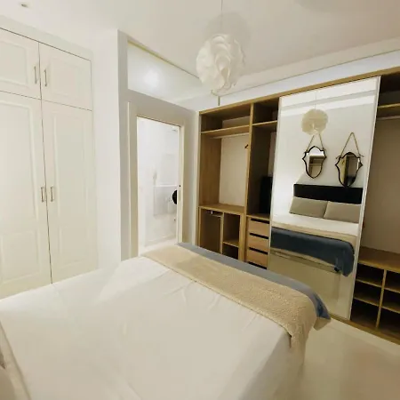 Apartment Charming Colon By Sharingco